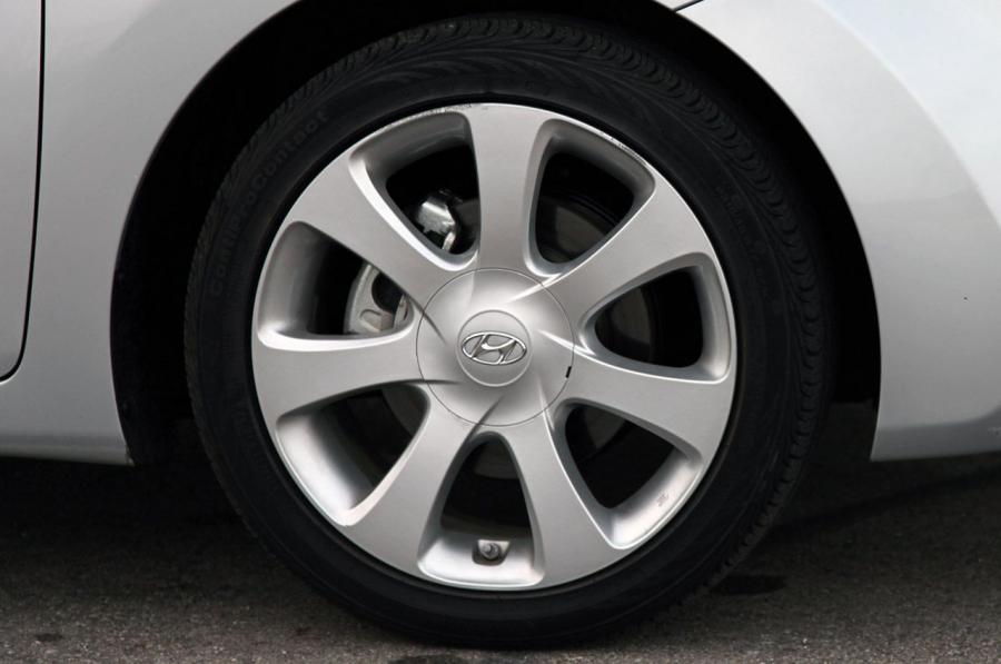  Hyundai Elantra Limited 2011 года  (фото 43 из 45)